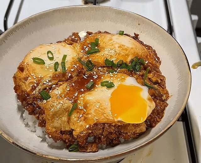肉蛋盖饭