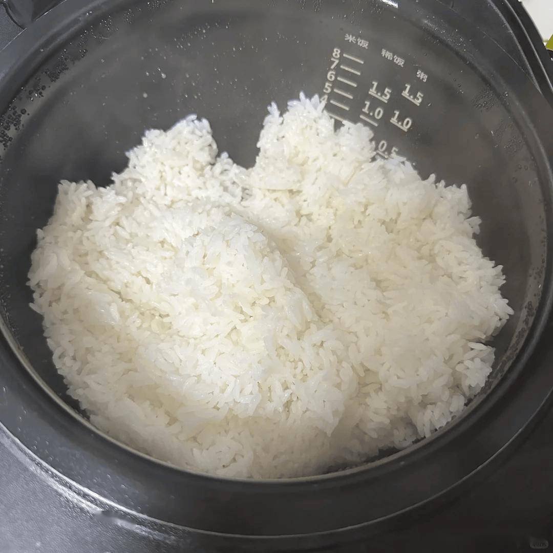 电饭煲蒸米饭